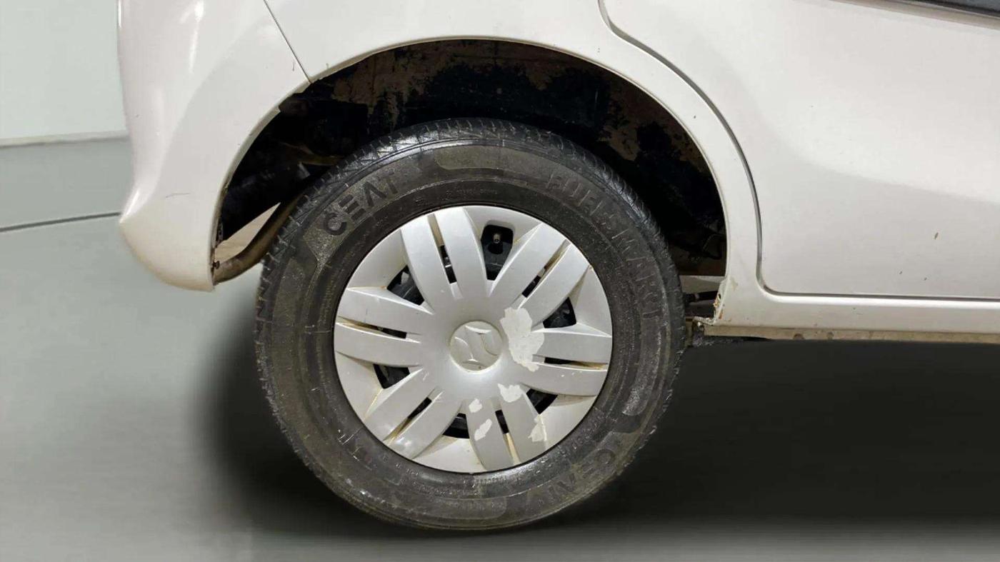 2022 Maruti Alto LXI O, Petrol, Manual, 35,771 km, Right Rear Wheel