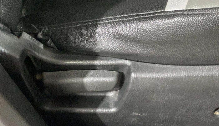 2022 Maruti Alto LXI O, Petrol, Manual, 35,736 km, Driver Side Adjustment Panel