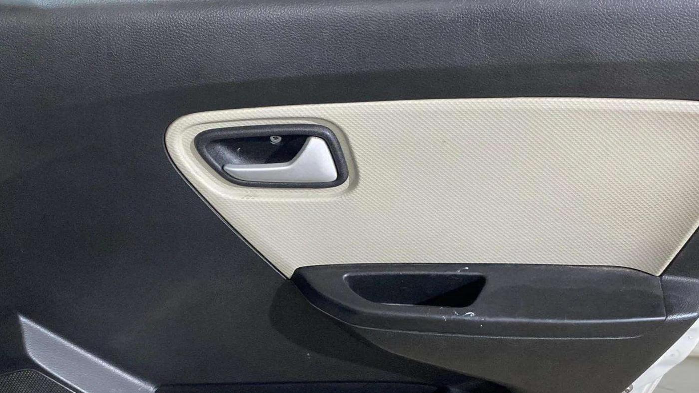 2022 Maruti Alto LXI O, Petrol, Manual, 35,771 km, Driver Side Door Panels Control