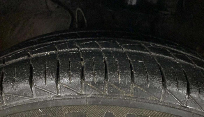 2022 Maruti Alto LXI O, Petrol, Manual, 35,736 km, Left Front Tyre Tread