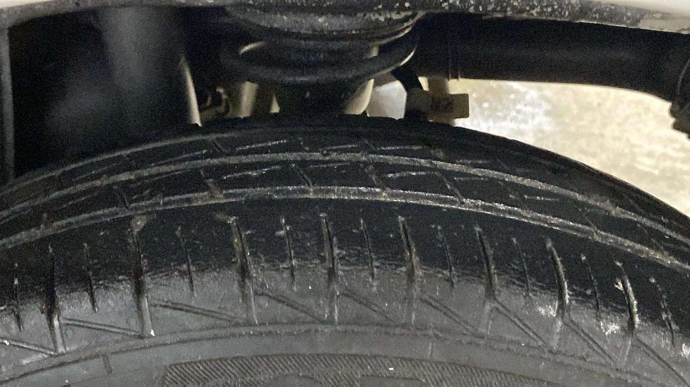 2022 Maruti Alto LXI O, Petrol, Manual, 35,771 km, Left Rear Tyre Tread