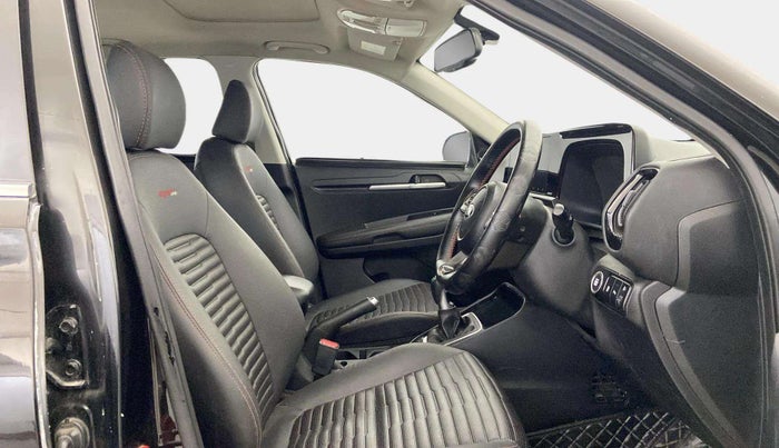 2020 KIA SONET GTX PLUS 1.0 IMT, Petrol, Manual, 76,690 km, Right Side Front Door Cabin