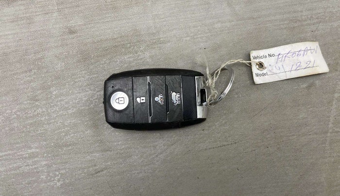 2020 KIA SONET GTX PLUS 1.0 IMT, Petrol, Manual, 76,690 km, Key Close Up