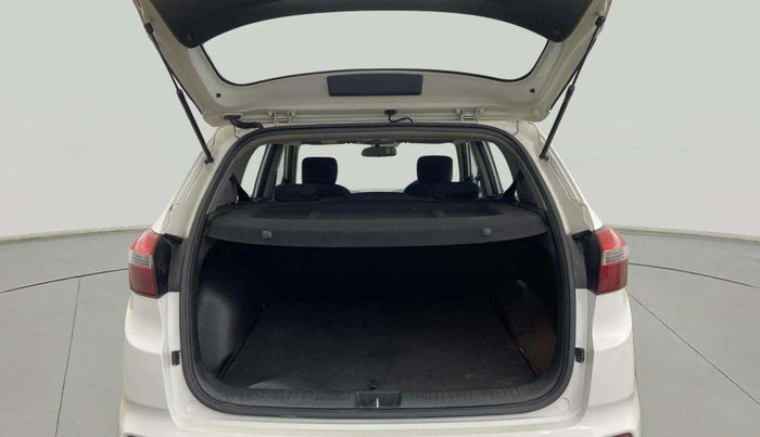 2016 Hyundai Creta SX PLUS 1.6 PETROL, Petrol, Manual, 61,362 km, Boot Inside