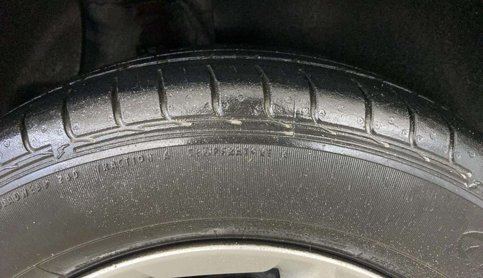 2016 Hyundai Creta SX PLUS 1.6 PETROL, Petrol, Manual, 61,362 km, Right Rear Tyre Tread