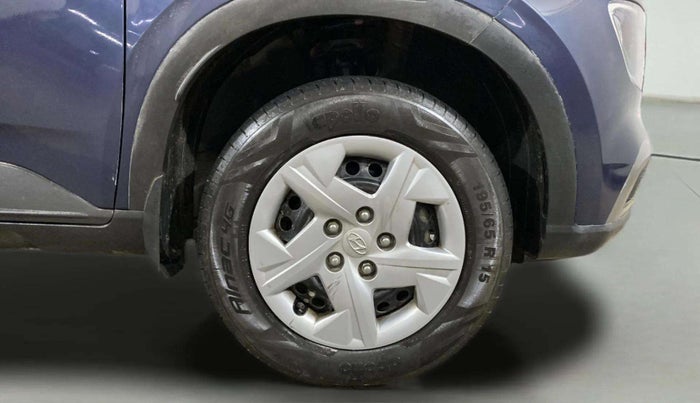 2021 Hyundai VENUE S 1.2, Petrol, Manual, 29,018 km, Right Front Wheel