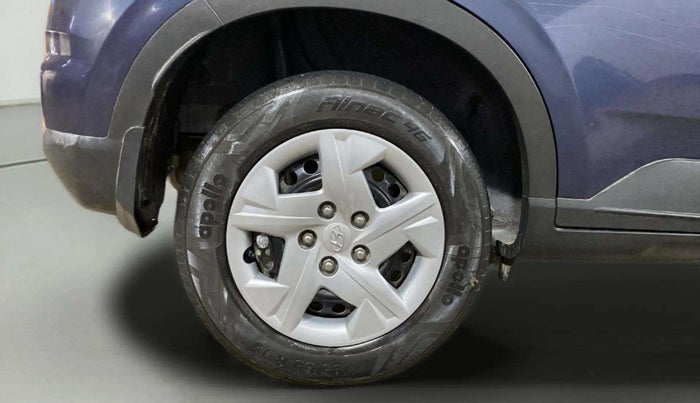 2021 Hyundai VENUE S 1.2, Petrol, Manual, 29,018 km, Right Rear Wheel