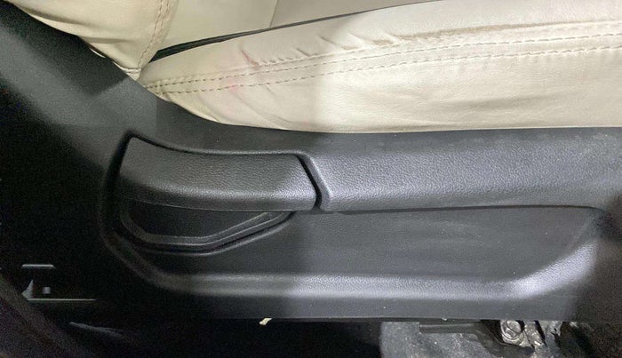 2021 Hyundai VENUE S 1.2, Petrol, Manual, 29,018 km, Driver Side Adjustment Panel