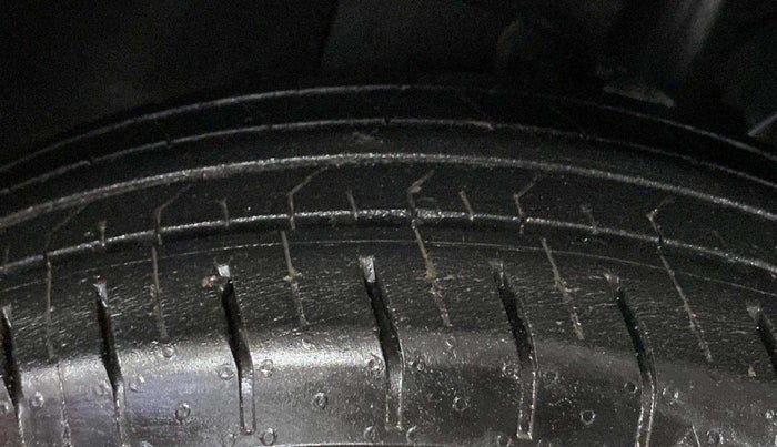 2021 Hyundai VENUE S 1.2, Petrol, Manual, 29,018 km, Left Front Tyre Tread