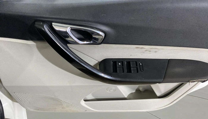 2022 Tata TIGOR XZ PLUS CNG, CNG, Manual, 68,410 km, Driver Side Door Panels Control