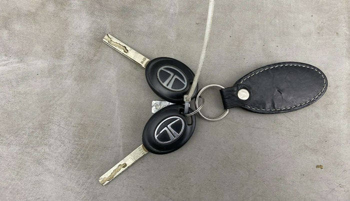 2023 Tata Tiago XM CNG, CNG, Manual, 34,770 km, Key Close Up