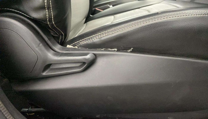2023 Tata Tiago XM CNG, CNG, Manual, 34,770 km, Driver Side Adjustment Panel