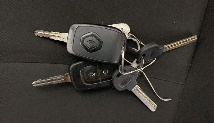 2020 Renault TRIBER RXL MT, Petrol, Manual, 44,476 km, Key Close Up