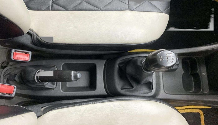 2017 Renault Kwid RXT 1.0, Petrol, Manual, 49,951 km, Gear Lever