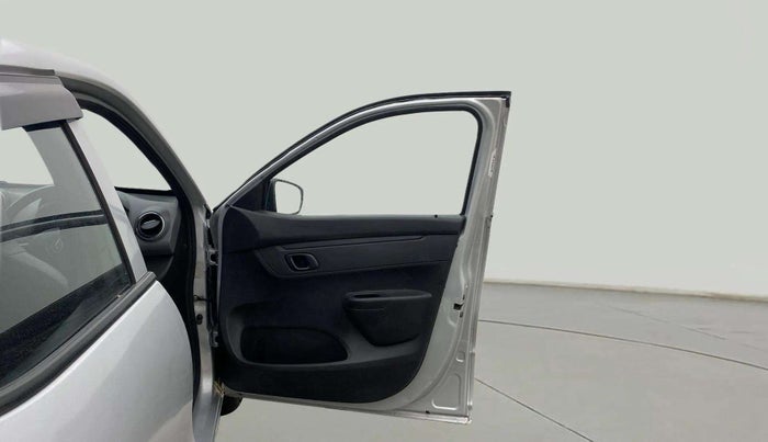 2017 Renault Kwid RXT 1.0, Petrol, Manual, 49,951 km, RHS Front Door