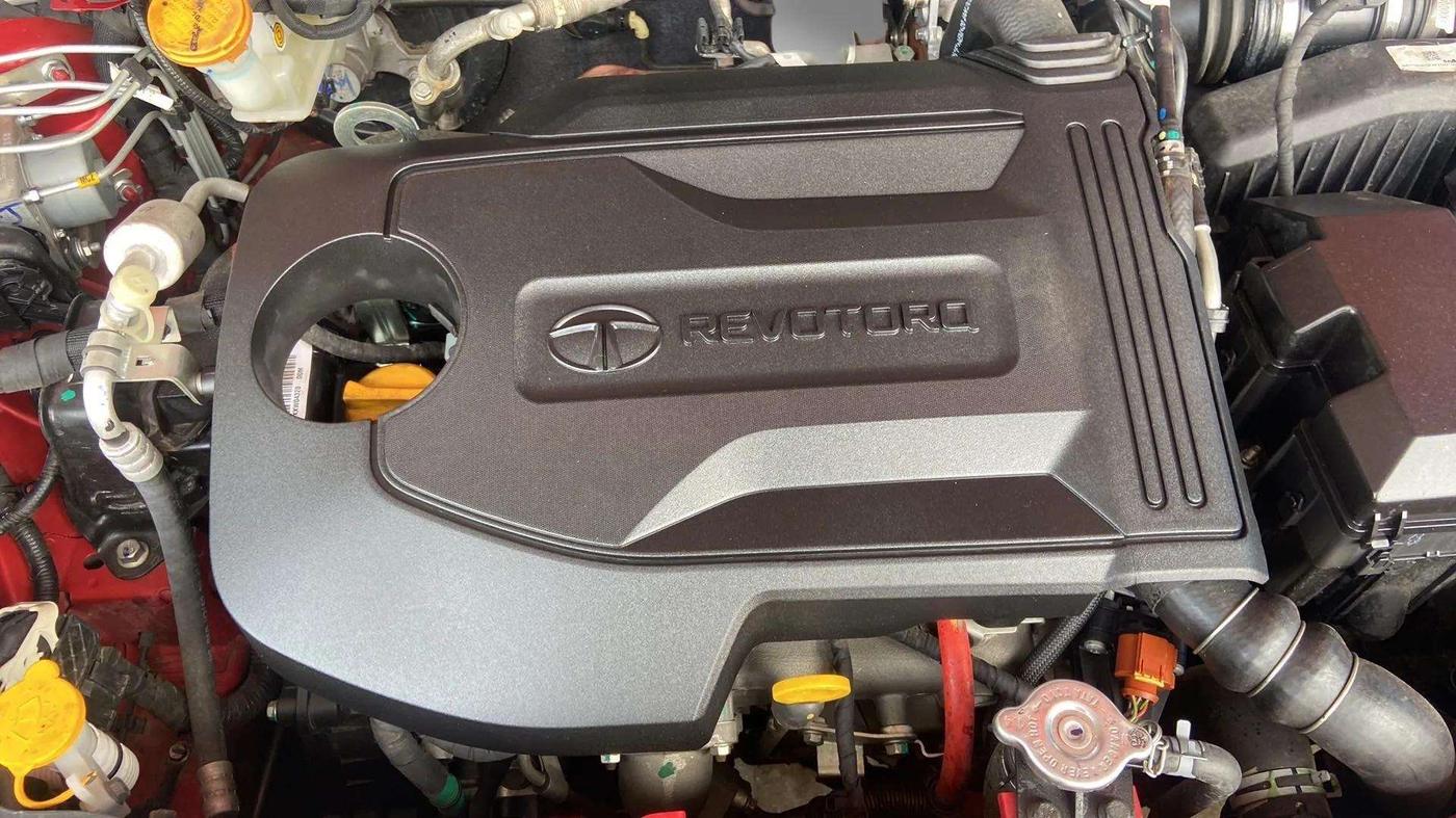 2022 Tata ALTROZ XZ PLUS DIESEL, Diesel, Manual, 45,249 km, Open Bonet