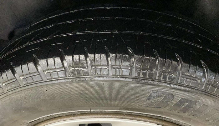 2021 Maruti Swift VXI, Petrol, Manual, 97,932 km, Right Rear Tyre Tread