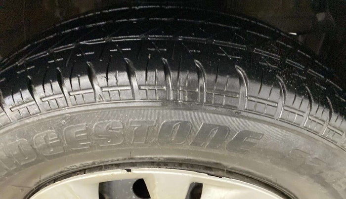 2021 Maruti Swift VXI, Petrol, Manual, 97,932 km, Right Front Tyre Tread