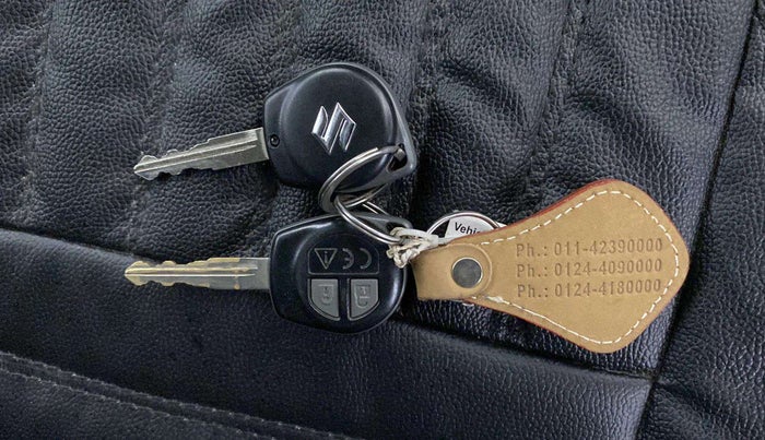 2021 Maruti Swift VXI, Petrol, Manual, 97,932 km, Key Close Up
