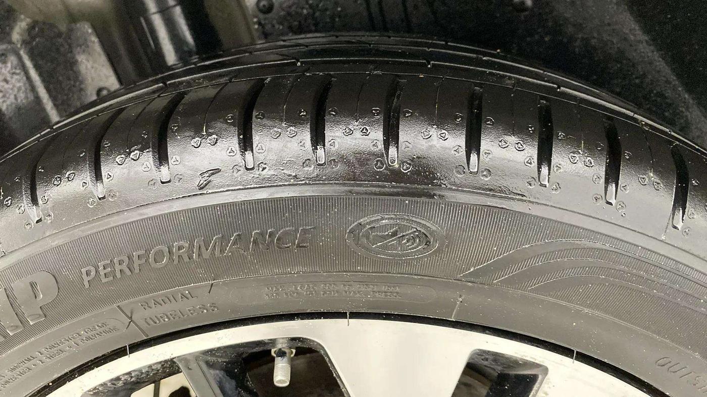 2022 MG HECTOR SMART PRO EX 1.5 TURBO MT PETROL, Petrol, Manual, 5,472 km, Right Rear Tyre Tread