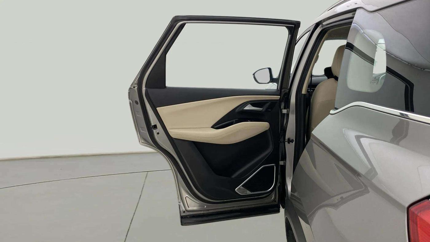 2022 MG HECTOR SMART PRO EX 1.5 TURBO MT PETROL, Petrol, Manual, 5,472 km, LHS Rear Door