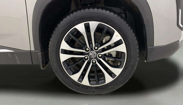 2022 MG HECTOR SMART PRO EX 1.5 TURBO MT PETROL, Petrol, Manual, 5,396 km, Right Front Wheel