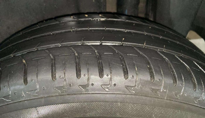2020 Maruti Ciaz DELTA 1.5 SHVS MT PETROL, Petrol, Manual, 50,166 km, Left Rear Tyre Tread