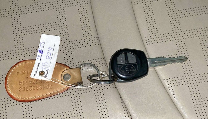 2020 Maruti Ciaz DELTA 1.5 SHVS MT PETROL, Petrol, Manual, 50,166 km, Key Close Up
