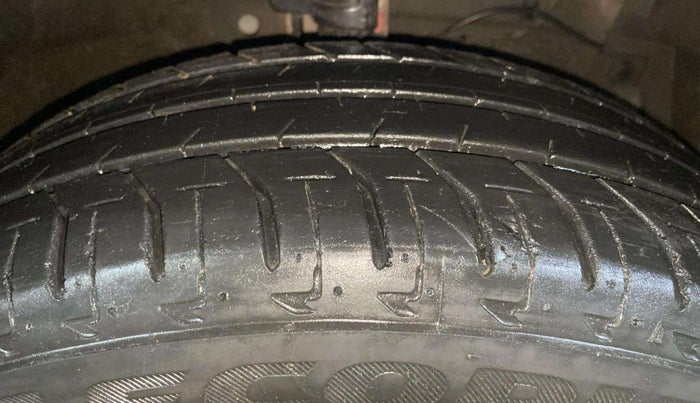 2020 Maruti Ciaz DELTA 1.5 SHVS MT PETROL, Petrol, Manual, 50,166 km, Right Front Tyre Tread