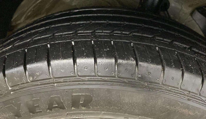 2021 MG HECTOR SUPER 1.5 PETROL, Petrol, Manual, 15,986 km, Right Front Tyre Tread