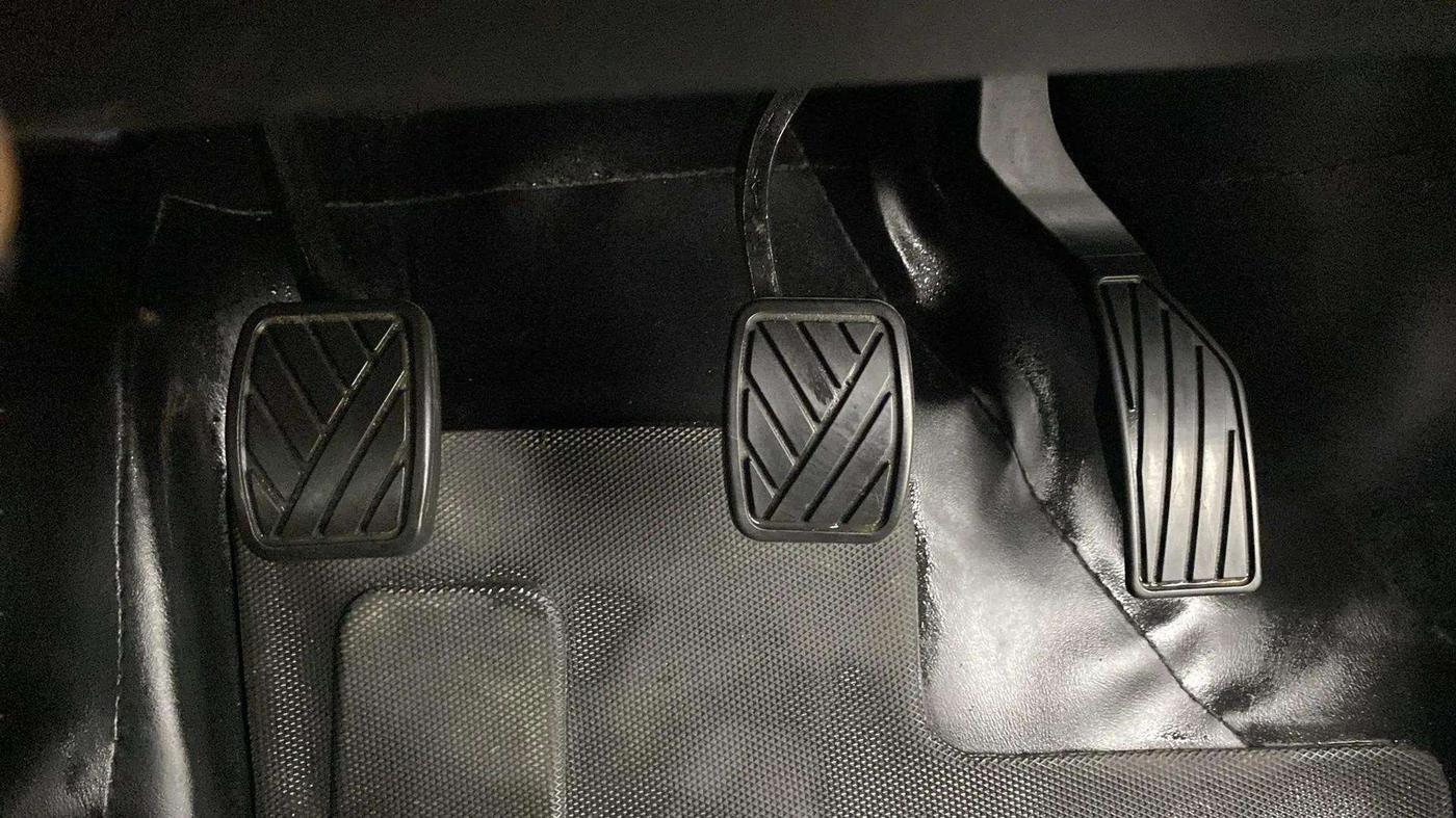 2021 Maruti Vitara Brezza VXI, Petrol, Manual, 27,080 km, Pedals