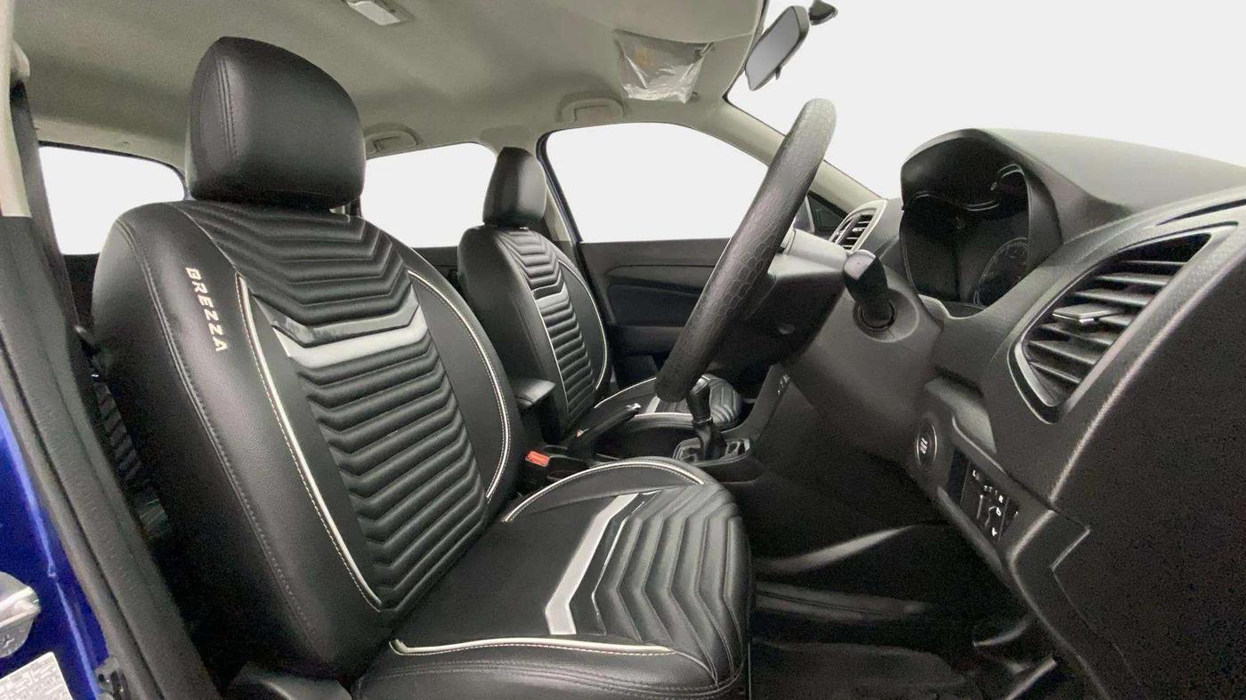 2021 Maruti Vitara Brezza VXI, Petrol, Manual, 27,080 km, Right Side Front Door Cabin