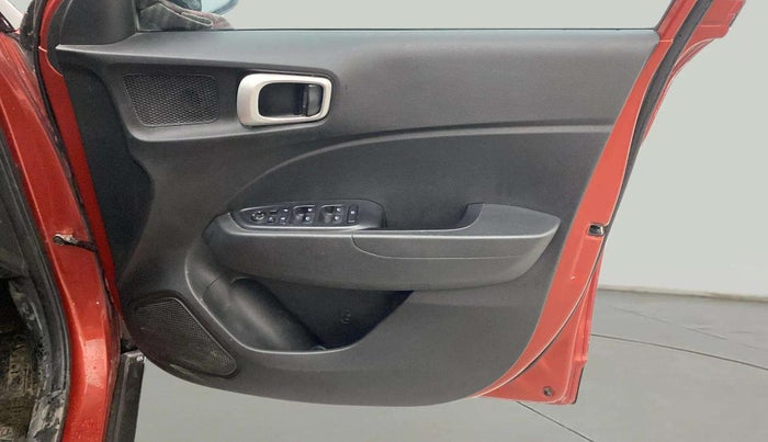2019 Hyundai VENUE SX PLUS 1.0 TURBO DCT, Petrol, Automatic, 61,667 km, Driver Side Door Panels Control