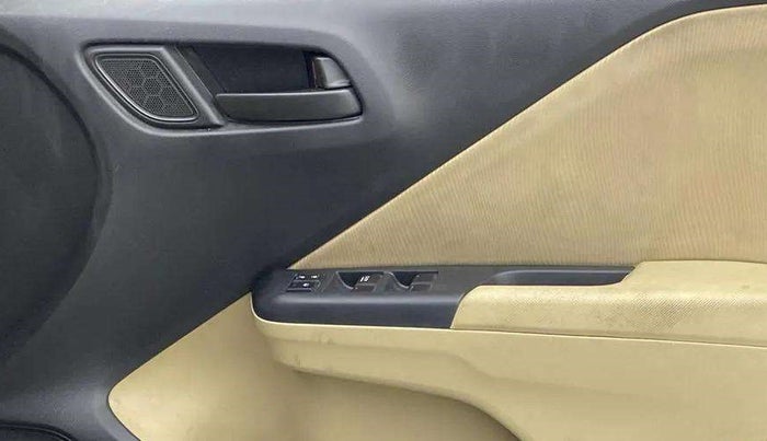 2016 Honda City 1.5L I-VTEC SV, Petrol, Manual, 1,08,459 km, Driver Side Door Panels Control