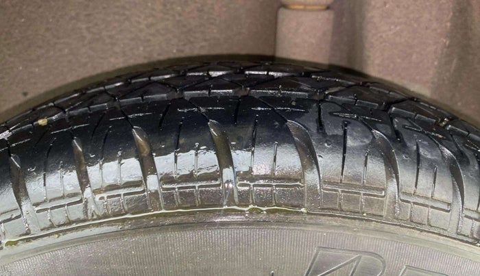 2012 Maruti Ritz VXI, Petrol, Manual, 55,479 km, Left Rear Tyre Tread