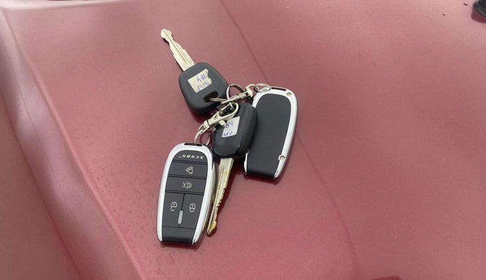 2012 Maruti Ritz VXI, Petrol, Manual, 55,479 km, Key Close Up