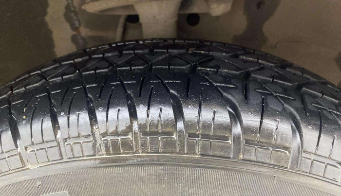 2012 Maruti Ritz VXI, Petrol, Manual, 55,479 km, Right Front Tyre Tread