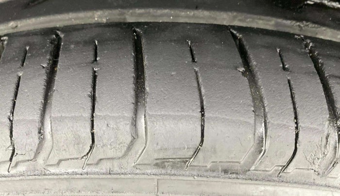 2022 Hyundai VENUE SX 1.5 CRDI, Diesel, Manual, 19,407 km, Left Front Tyre Tread