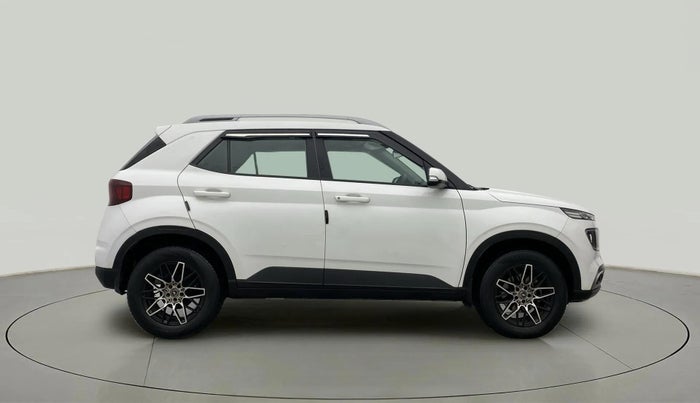 2022 Hyundai VENUE SX 1.5 CRDI, Diesel, Manual, 19,407 km, Right Side View