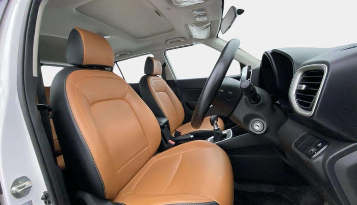 2022 Hyundai VENUE SX 1.5 CRDI, Diesel, Manual, 19,407 km, Right Side Front Door Cabin