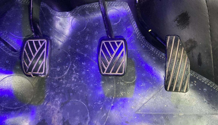 2018 Maruti Wagon R 1.0 VXI, Petrol, Manual, 32,290 km, Pedals
