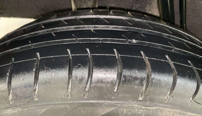 2018 Renault Kwid RXT 1.0, Petrol, Manual, 80,144 km, Right Rear Tyre Tread