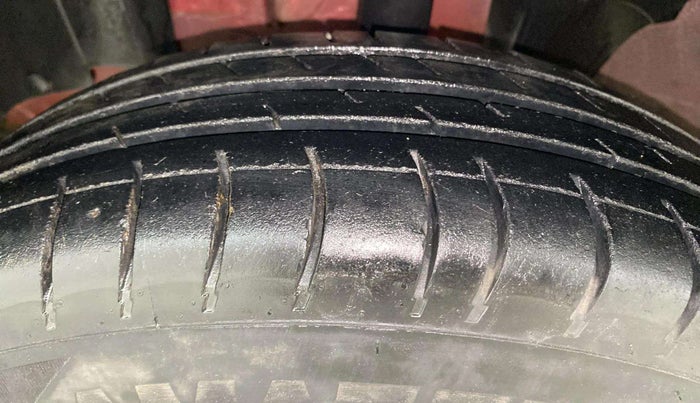 2018 Renault Kwid RXT 1.0, Petrol, Manual, 80,144 km, Left Front Tyre Tread