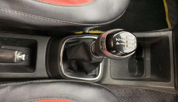 2018 Renault Kwid RXT 1.0, Petrol, Manual, 80,144 km, Gear Lever