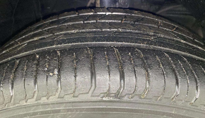 2019 Maruti Baleno ZETA PETROL 1.2, Petrol, Manual, 55,168 km, Right Front Tyre Tread
