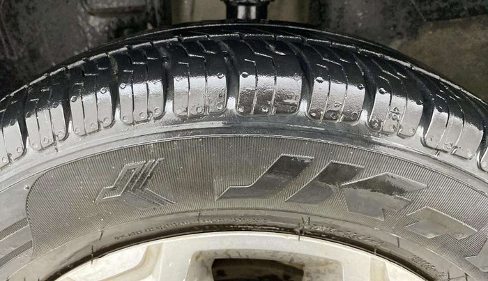 2017 Renault Kwid CLIMBER 1.0 AMT, Petrol, Automatic, 1,31,914 km, Left Front Tyre Tread