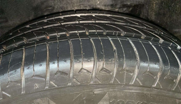 2018 Toyota Corolla Altis G PETROL, Petrol, Manual, 59,579 km, Right Rear Tyre Tread