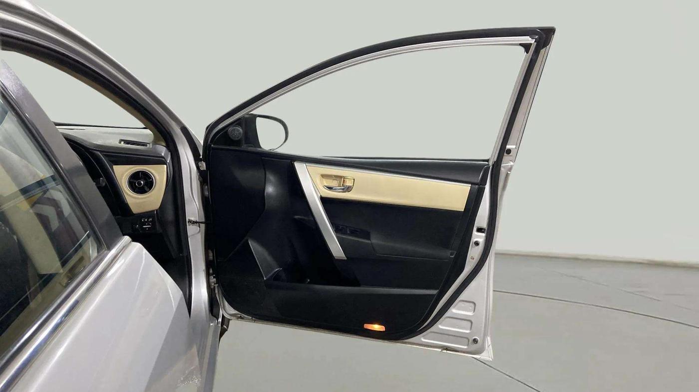 2018 Toyota Corolla Altis G PETROL, Petrol, Manual, 60,065 km, RHS Front Door
