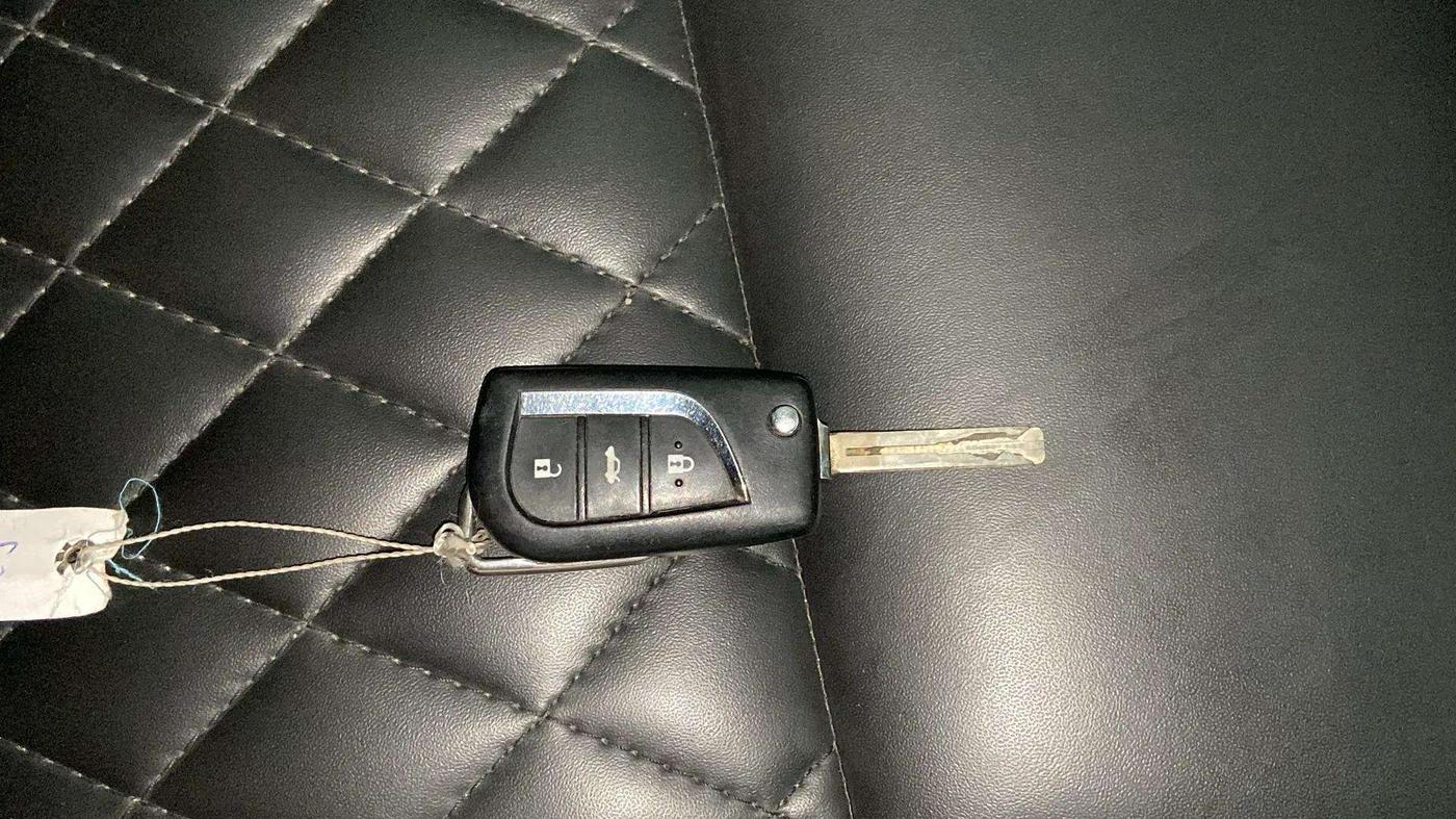 2018 Toyota Corolla Altis G PETROL, Petrol, Manual, 60,065 km, Key Close Up