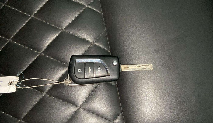 2018 Toyota Corolla Altis G PETROL, Petrol, Manual, 59,579 km, Key Close Up